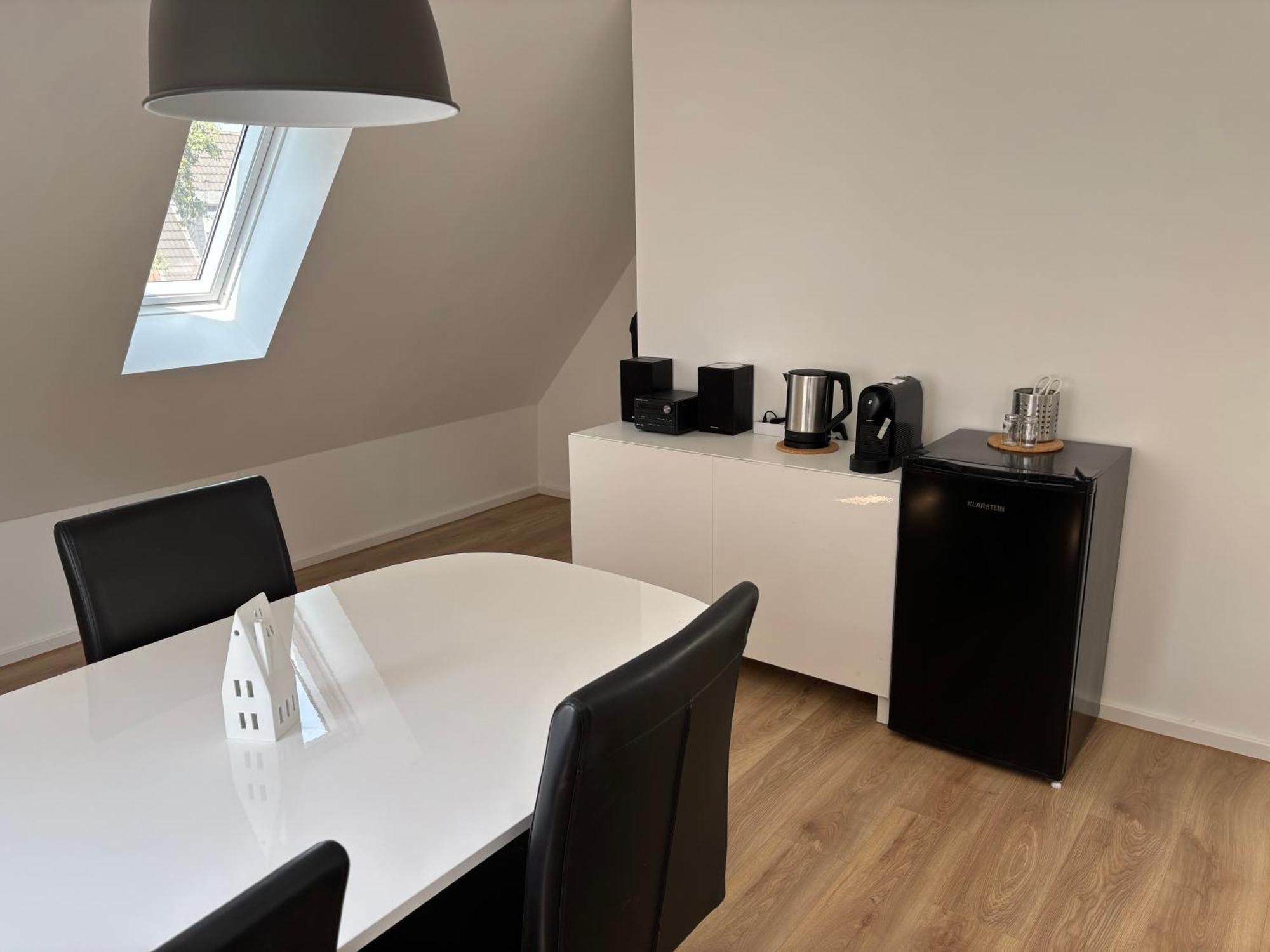 Apartment Ruhiges Und Citynahes Dachgeschoss-nest *