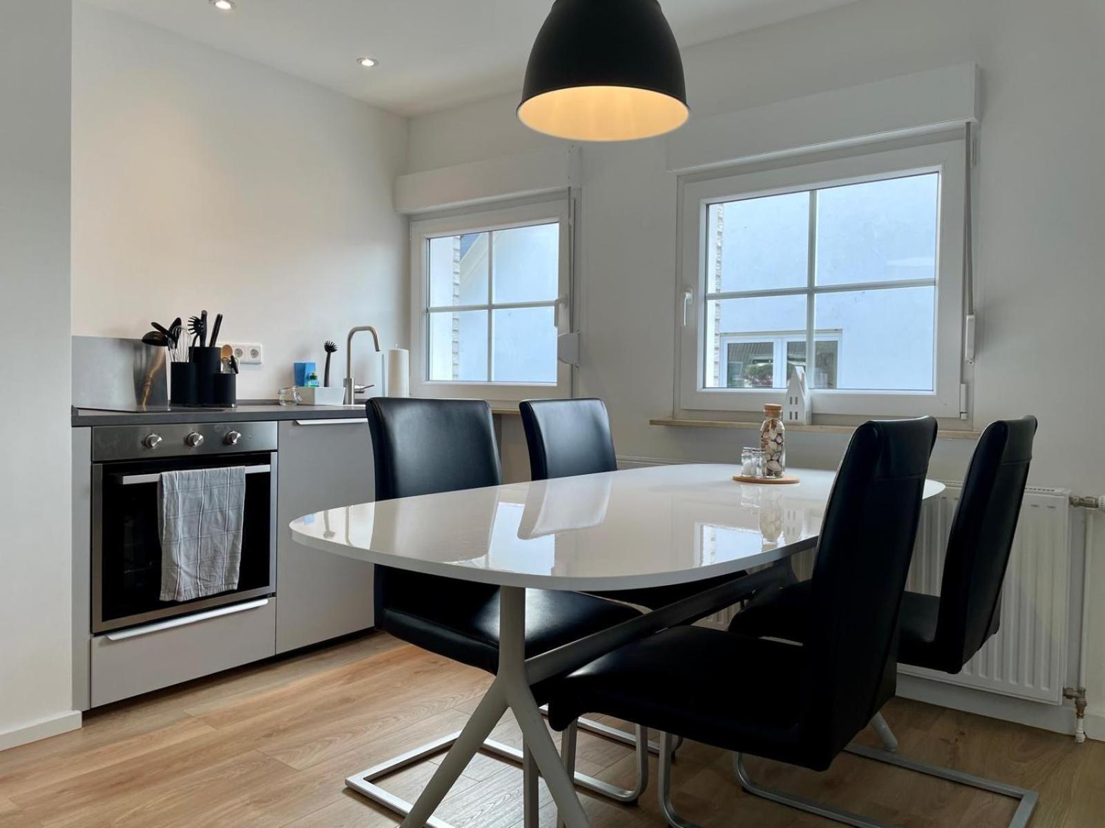 Apartment Ruhiges Und Citynahes Dachgeschoss-nest Dusseldorf